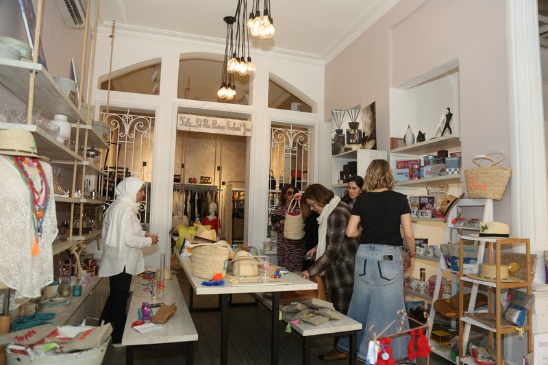 Decorate & Donate X Kelly Concept Store 1st Collaboration