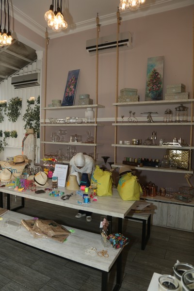 Decorate & Donate X Kelly Concept Store 1st Collaboration