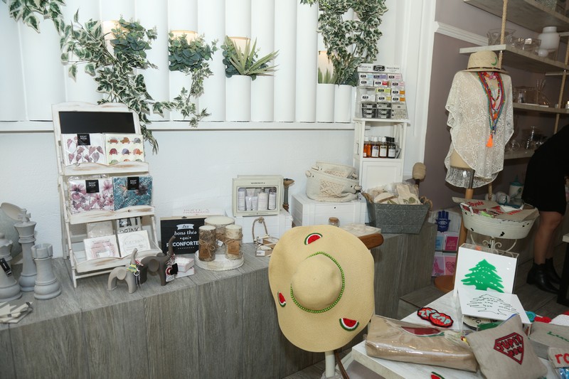 Decorate & Donate X Kelly Concept Store 1st Collaboration
