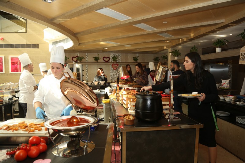 Sunday Buffet at Kempinski Summerland Hotel