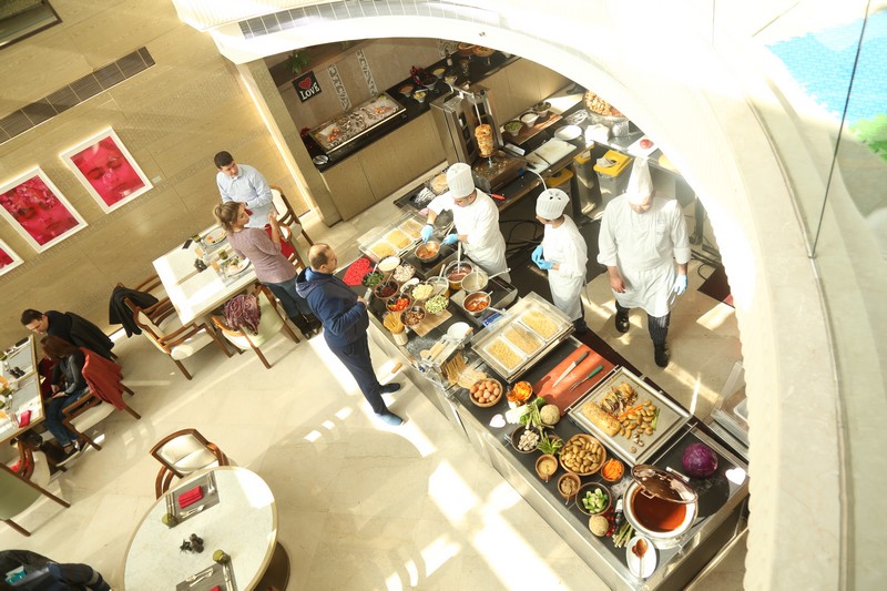 Sunday Buffet at Kempinski Summerland Hotel