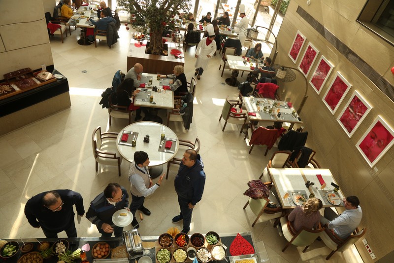 Sunday Buffet at Kempinski Summerland Hotel