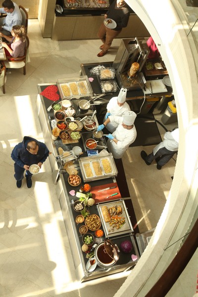 Sunday Buffet at Kempinski Summerland Hotel