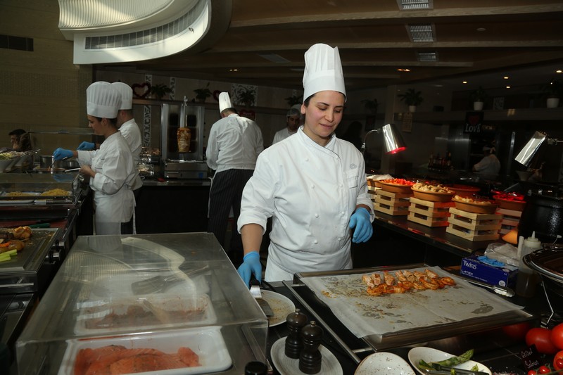 Sunday Buffet at Kempinski Summerland Hotel