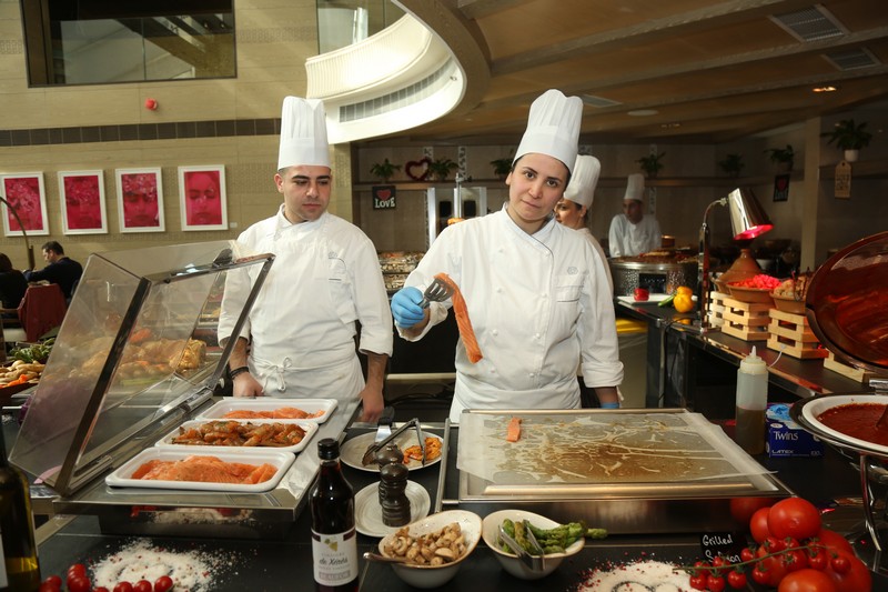 Sunday Buffet at Kempinski Summerland Hotel
