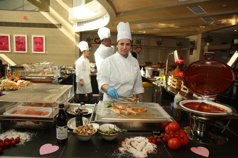 Sunday Buffet at Kempinski Summerland Hotel