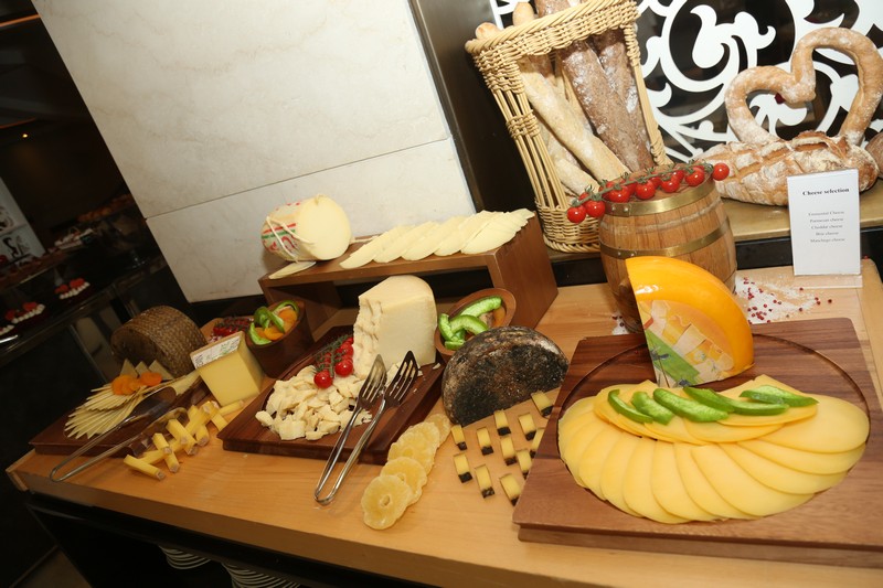 Sunday Buffet at Kempinski Summerland Hotel