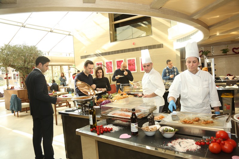 Sunday Buffet at Kempinski Summerland Hotel