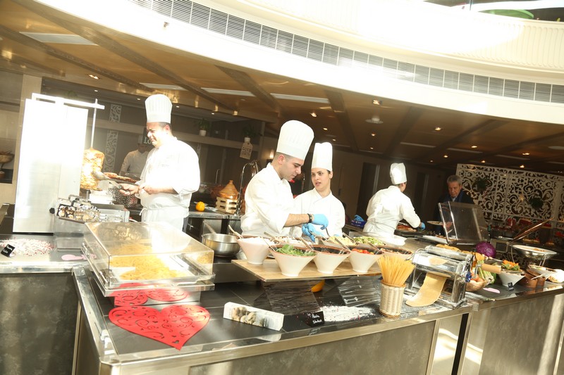 Sunday Buffet at Kempinski Summerland Hotel
