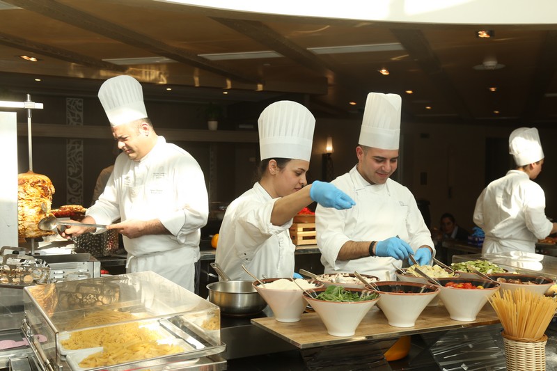Sunday Buffet at Kempinski Summerland Hotel