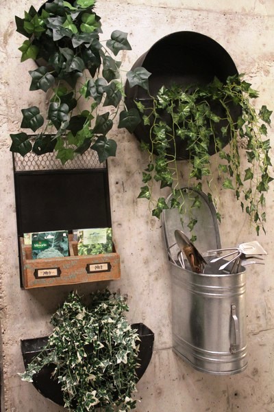 Kitchen Yard on Saturday Night