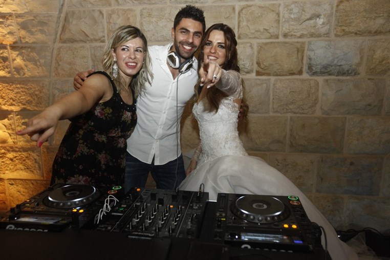Les Lamah Wedding People 1