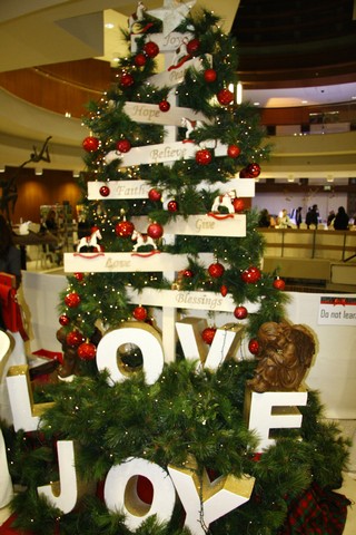 Christmas in Action at Le Gray