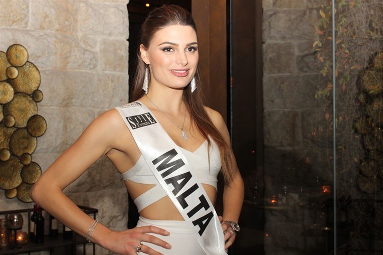 Miss Europe World at La Creperie