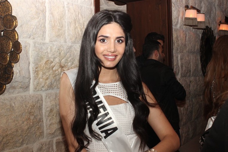 Miss Europe World at La Creperie