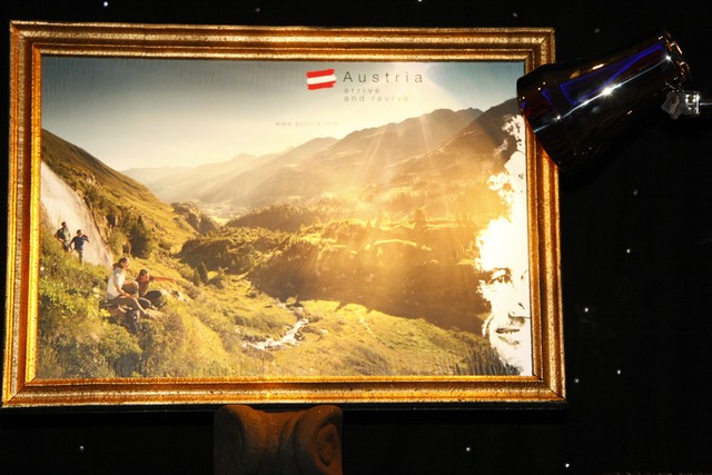 LCI D351 Austrian Night