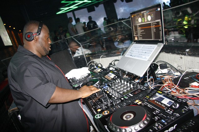 YOLO with DJ@War