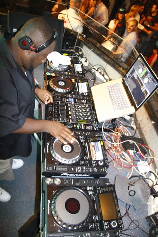 YOLO with DJ@War