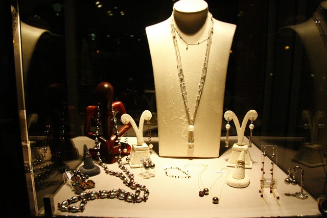 Purrl Maki e Art Gallery
