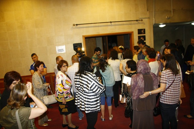 Mara Lawahda at Theatre Monot