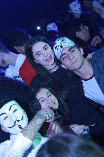 ESGB Seniors Mask Off Party
