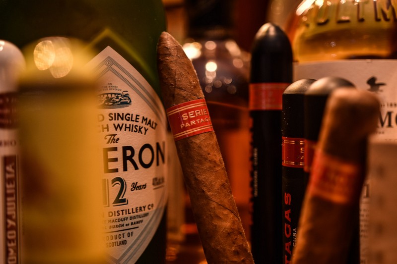 Cigar Night at Hemingway's Movenpick