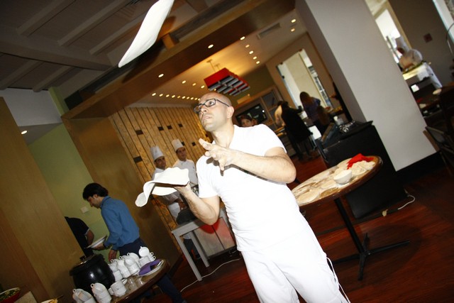 Acrobatic Pizzaiolo Show
