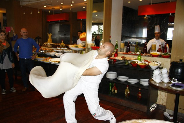 Acrobatic Pizzaiolo Show