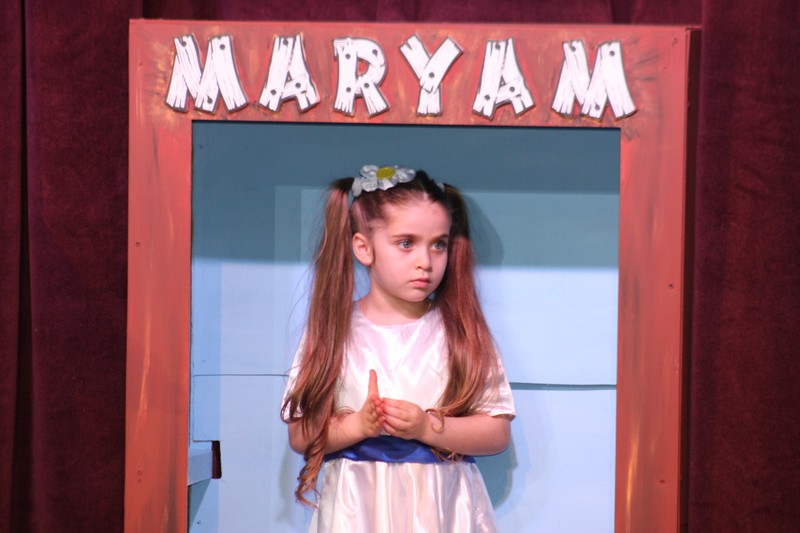 Puppet Maryam at Le Theatre de Gisele