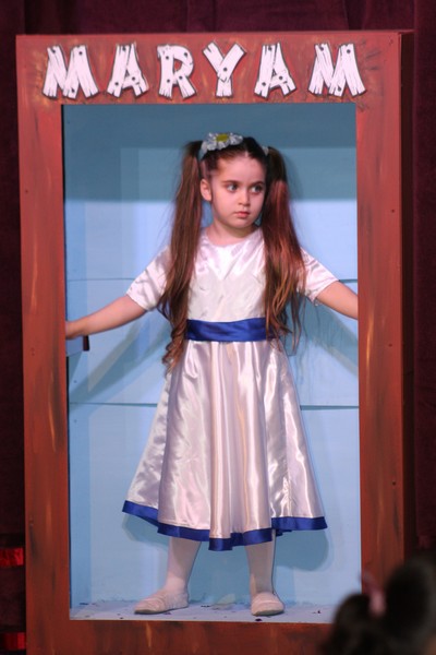 Puppet Maryam at Le Theatre de Gisele