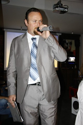 Karaoke Sunday at Revolver