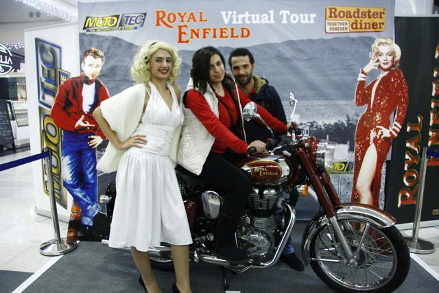 Roadster ROYAL ENFIELD Virtual Tour