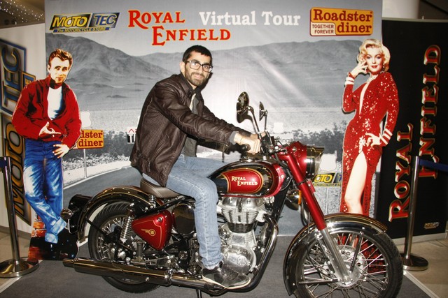 Roadster ROYAL ENFIELD Virtual Tour