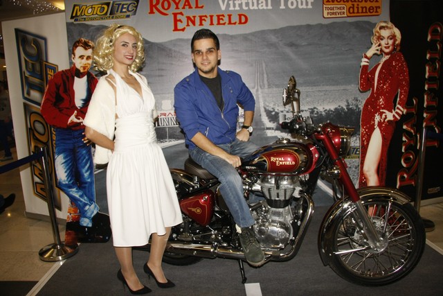 Roadster ROYAL ENFIELD Virtual Tour