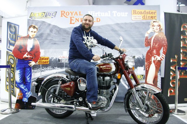 Roadster ROYAL ENFIELD Virtual Tour