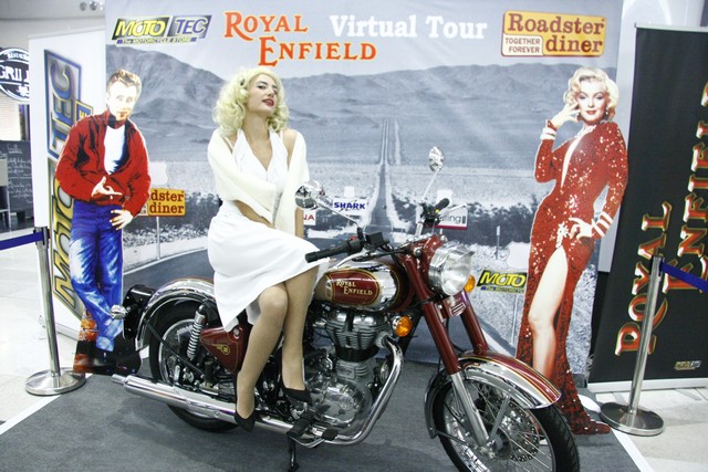 Roadster ROYAL ENFIELD Virtual Tour
