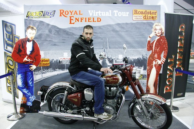 Roadster ROYAL ENFIELD Virtual Tour