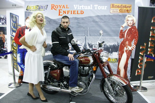 Roadster ROYAL ENFIELD Virtual Tour