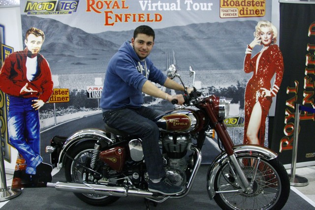 Roadster ROYAL ENFIELD Virtual Tour