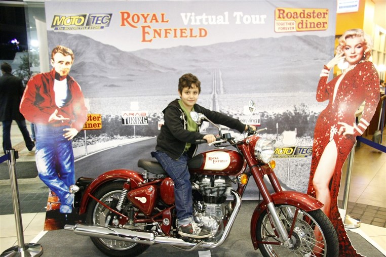 Roadster ROYAL ENFIELD Virtual Tour