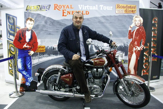 Roadster ROYAL ENFIELD Virtual Tour