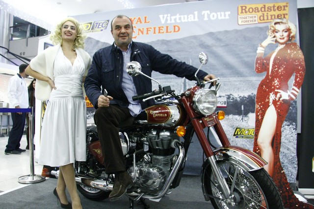 Roadster ROYAL ENFIELD Virtual Tour