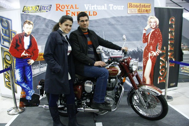 Roadster ROYAL ENFIELD Virtual Tour