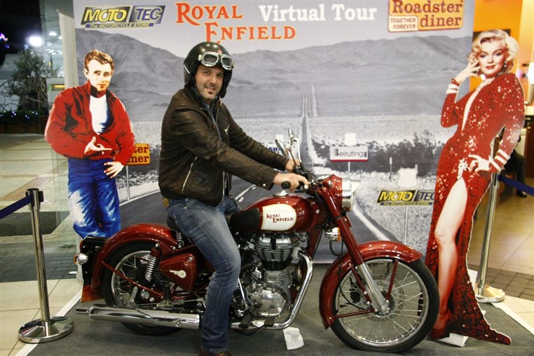 Roadster ROYAL ENFIELD Virtual Tour