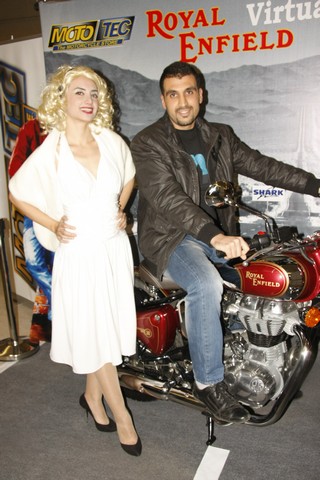 Roadster ROYAL ENFIELD Virtual Tour