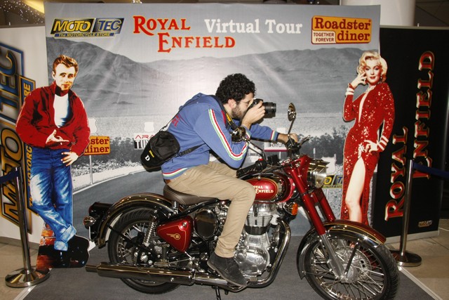 Roadster ROYAL ENFIELD Virtual Tour