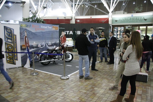 Roadster ROYAL ENFIELD Virtual Tour