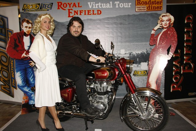 Roadster ROYAL ENFIELD Virtual Tour