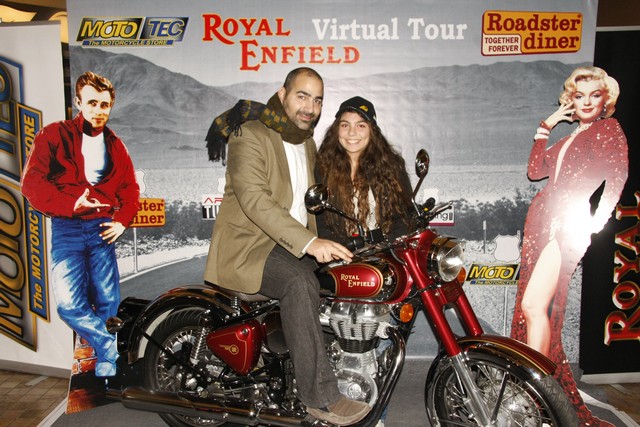 Roadster ROYAL ENFIELD Virtual Tour