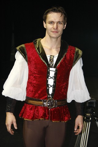  Snow White On Ice